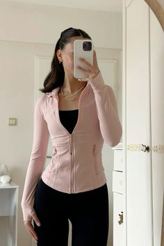 Lululemon Jacket Outfit, Lululemon Outfit Fashion, Aesthetic Lululemon, Pink Jacket Outfit, Gymwear Outfits, Girl Routine, Working Out Outfits, Lululemon Outfits