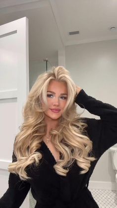 Blowout Curls, Sunkissed Look, Beach Goddess, Bombshell Hair, Curls For Long Hair, Blonde Hair Inspiration, Blowout Hair, Hairdo For Long Hair, Wedding Hair And Makeup