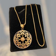 "14K Gold LARGE Round Filagree Diamond Cut Charm Pendant 20\" Necklace! Beautiful 14k gold round Filagree Scroll pendant crafted in two tone 14k gold! Pendant measures approximately 1 1/2 inch with bale x just under 1 1/4\" wide. Comes on a 20\" solid 14k yellow gold box chain! 6.2 grams! Ships in a gift box fully insured! Thank you for looking :)" Round Gold Pendant, Fancy Pendant, Sterling Silver Flatware, Heart Hoop Earrings, Gold Box, Black Gift Boxes, Pendant Design, Watches Jewelry, Box Chain