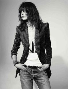 this is a very creative look... salute Mode Editorials, 2012 Fashion, Rock N Roll Style, Look Rock, Rocker Style, I'm With The Band, Vogue Russia, White Photo, Rock Style