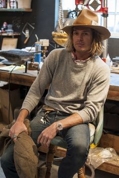 Nick Fouquet Style, Nick Fouquet Hats, Western Winter Outfits, Hat Fashion Men, Nice Hats, Boho Men Style, Surfergirl Style, Nick Fouquet, Spiritual Style