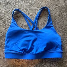 Nwot Lululemon Blue Tone Energy Bra Size 4 Gymnastics Fits, Lululemon Shopping, Lululemon Outfit, Lululemon Collection, Sports Bra Outfit