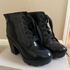 Never Worn Aldo Boots Size 7 Dark Blue. Just Been Sitting In My Closet. Aldo Boots, Lace Up Boots, My Closet, Black Blue, Shoe Laces, Blue Black, Dark Blue, Size 7, Lace Up