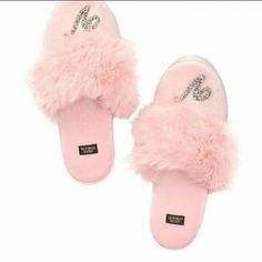 Brand New With Tag. Victoria's Secret Bling Logo Faux Fur Slippers In Light Pink Inside Logo Dust Bag S = 5, 6 M = 7, 8 L = 9, 10 Floral Slippers, Pom Pom Slippers, Comfy Slippers, Pink Slippers, Velvet Slippers, Black Slippers, Faux Fur Slippers, Fur Slippers, Victoria Secrets