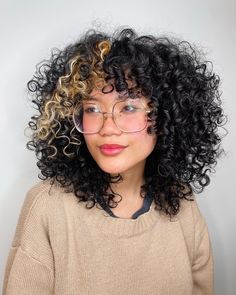 Color Block Hair, Girl Hacks, Curly Cut, Haircuts 2024, Curly Color, Dark Curly Hair, Beauty Journal, Highlights Curly Hair