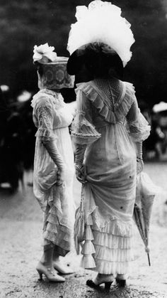 La Mode Aux Courses - 1910's Edwardian Woman, Clothing Makeovers, Vintage Woman, Vintage Everyday, Moda Retro