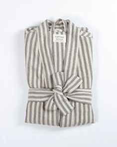 Experience luxury and sustainability with our hand-made cotton-linen blend robe. Perfect for lounging and elegant mornings, tailored for adults and available in beige and light gray. Eco-friendly and comfortable, shop now and make a difference. Elegant House, House Wear, Cotton Loungewear, Linen Loungewear, Duster Jacket, Boho Christmas, Baby Milk, Boho Kimono, Striped Linen