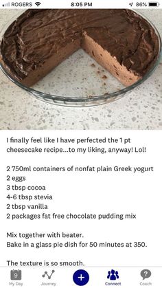 a chocolate cake is on the table with instructions to make it look like an ice cream pie