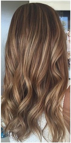 beachy brunette balayage highlights Pretty Highlights, Rambut Brunette, Emerald Forest, Brunette Balayage, Balayage Brunette, Hair Color And Cut, Cornrow, Balayage Highlights, Treated Hair