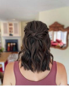 Prom Hairstyles Half Up Half Down Medium Length, Half Up Half Down Prom Hair Short Length, Wedding Hair Short To Medium Length, Half Up Half Down Medium Length Hair Wedding, Bridesmaid Hairdo Medium Length, Half Up Hair With Bangs Wedding, Medium Short Bridesmaid Hair, Prom Hairstyles Half Up Half Down Curly Medium Lengths, Boho Bridesmaid Hairstyles Short Hair