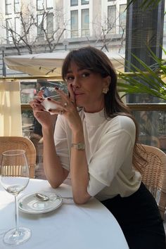 Parisian Style By Alison Toby | outfit ideas, spring outfit, celebrity, quote, inspiration, outfit, minimal style, french fashion, parisian outfit, parisian elegance, luxury lifestyle, old money, old money outfit, hairstyle ideas, brunch outfit, business casual outfit, fashion ideas, mode, outfit ideas for summer, outfit ideas for spring, minimal fashion. Alison Toby, Breakfast Outfit, Parisian Outfit, Outfit Ideas Spring, Parisian Chic Style, Minimalist Fashion Women, Quote Inspiration, Brunch Outfit, Parisian Chic