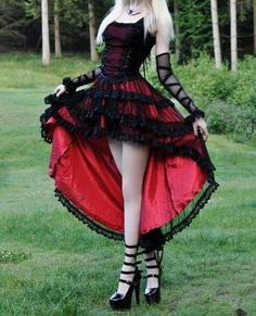 Do u like it, my highness? Red Gothic Dress, Mode Steampunk, Red Gothic, Scene Girl, Gothic Romance, Romantic Goth, Fantasy Doll, Gothic Dress, Gothic Girls