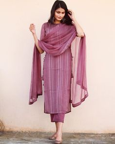 Soft Weight-Less Zari Silk Kurta With Pant and Dupatta Set Stylish Kurtis Design, Kurti Designs Latest, Long Dress Design