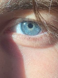 Blue Eye Aesthetic Male, Icy Blue Eyes Male, Gray Blue Eyes Aesthetic, Light Blue Eyes Aesthetic Male, Cornflower Blue Eyes, Bright Blue Eyes Aesthetic, Blue Eyes Guys, Blue Eyes In The Sun, Light Blue Eyes Aesthetic