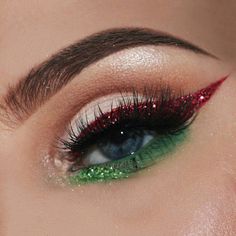 Christmas Vibessss. For more images like this follow me @ Ahna Blogs :) Christmas Eye Looks Simple, Glam Christmas Makeup Looks, Shiny And Bright Christmas Outfit, Christmas Makeup Ideas Easy, Christmas Eye Makeup Ideas Simple, Holiday Make Up, Christmas Make Up Ideas, Easy Christmas Eyeshadow Looks, Simple Christmas Makeup Looks