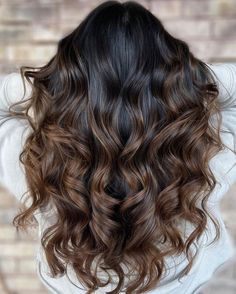 Dark Chocolate Hair with Black Roots Hair With Black Roots, Brown Hair Tips, Dark Roots Hair, Dark Chocolate Hair, Natural Looking Highlights, Cinnamon Hair, Highlights Ideas, Light Blonde Highlights