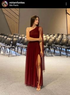 Western Outfits Ideas, Tulle Evening Gown, Long Party Dress, Grad Dresses, Gala Dresses, Red One, Glam Dresses, Evening Gowns Formal, Party Dress Long