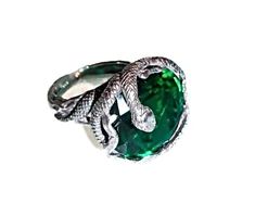 snake emerald unique mod artsy snake ring Artsy Jewelry, Ring With Emerald, Snake Lovers, Green Snake, Filigree Necklaces, Snake Jewelry, Fame Dr, Textured Ring, Snake Ring