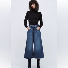 Zara Belted The Mid Waist Jeans Zw Culotte Jeans - Size 4 Color: Blue New High Waisted Cropped Flare Jeans Outfit, Culottes Jeans Outfit, Culotte Jeans Outfit, Denim Culottes Outfits, Wed Leg, Culottes Outfit, Denim Culottes, Mid Waist Jeans, Woman Jeans