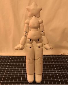 Cute Clothes Reference, Pottery Sculpting Ideas, Cute Anatomy Drawings, How To Make Clay Dolls, How To Make A Doll Out Of Clay, Cool Things Made Out Of Clay, Art Ideas Reference, I Am Leg, Ceramic Clay Sculpture