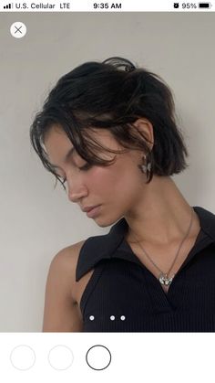 Hoop Earrings Short Hair, Short Pixie Haircuts Feminine, Meg Ryan Pixie Cut, Feminin Short Hair, Short Hair Styles Chin Length, Bob Hairstyle No Bangs, Short Hairstyle Women With Cowlick, Comb Back Hairstyles For Women, French Bob Textured