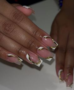 Fall Chrome Nail Colors 2023, Graduation Nail Ideas Short, Nails French Tip Chrome, Short Chrome Nails Designs, Nails Black Chrome, Chrome Nails Spring, Chrome Nails Purple, Square Chrome Nails, Milky White Chrome Nails