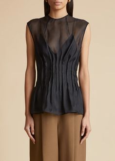 The Westin Top in Black– KHAITE Organza Top, Ropa Diy, Silk Organza, Silk Top, Jeans Dress, Diy Fashion, Pullover Styling, Denim Dress, Sleeveless Top