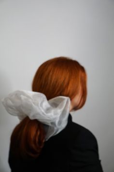 Non Traditional veil - Wedding Inspiration Photo. Courthouse wedding style. ✨Keep your hairstyle in place without any snags or tangles, ensuring a hassle-free experience. The elastic band provides a firm hold, allowing you to twist your hair 2-3 times, effortlessly transforming your look within seconds. ✨ Traditional Veil, Veil Wedding, Inspiration Photo, Courthouse Wedding