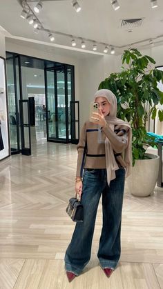 Outfit Ngampus, Blazer Sweater, Jeans Cardigan, Outfit Hijab Casual, Stile Hijab, Stylish Hijab, Hijab Style Casual, Hijabi Fashion Casual, Casual Hijab Outfit