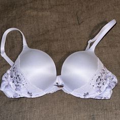 Periwinkle Bra Brand New Never Worn Size 32c Super Cute Perfect Condition!! Diy Beauty Treatments, Victoria Secret Outfits, Oc Inspo, Bra Brands, Beautiful Bra, Anushka Sharma, Victoria Secrets, Bra Panty, Demi Bra