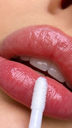 Hidragloss Lip, Micro Aesthetic, Hydra Gloss Lips, Pmu Lips, Eyebrow Images, Beauty Loft, Lip Types, Lip Logo, Permanent Lipstick