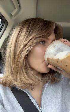 Short Haircut Light Brown Hair, Highlight Blonde Short Hair, Midi Haircut Layers, Short Length Haircut With Curtain Bangs, Short Hairstyle Women Round Face Thick Hair, Collarbone Length Hair Fine, Dark Blonde Bob Hair, Fall Blonde Hair Color Shoulder Length, Short Haircut For Thick Straight Hair