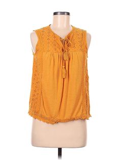 Knox Rose Sleeveless Blouse Size: Medium Tops - used. 40% POLYESTER, 30% POLYESTER, 30% RAYON | Knox Rose Sleeveless Blouse: Orange Tops - Size Medium Sleeveless Rayon Blouse For Summer, Sleeveless Rayon Blouse For Vacation, Sleeveless Rayon Tops For Vacation, Vacation Sleeveless Rayon Tops, Summer Sleeveless Rayon Blouse, Casual Sleeveless Rayon Blouse, Cheap Orange Sleeveless Tank Top, Orange Sleeveless Ruffled Top, Seamless Orange Sleeveless Tank Top