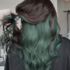 Light Brown Peekaboo Highlights, Sage Green Peekaboo Hair, Dark Green Hair Styles, Peekaboo Dyed Hair For Brunettes, Dieing Hair Ideas, Dark Brown And Dark Green Hair, Green Dyed Hair Underneath, Dark Brown Hair With Green Underneath, Blonde With Green Underneath