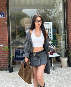 Abg Aesthetic Outfits, Abg Style Outfit, Abg Outfits, China Outfit, Japan Ootd, Douyin Fashion, Ootd Poses, Minimalistic Outfits, European Summer Outfits