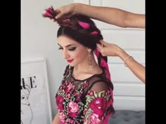 Mexican Style Hairstyles, Wedding Hairstyles Mexican, Cinco De Mayo Hairstyles Ideas, Mexican Fiesta Hairstyles, Mexican Hair Styles Woman, Salvadorian Hairstyle, Mexican Updo Hairstyles, Mexican Hair Braids, Catrina Hairstyle