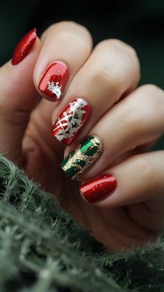 Get inspired by 20 simple and chic winter nail designs that are sure to elevate your holiday look this season Discover trendy and cute nail art ideas including natural neutral subtle and short nail designs Draw inspiration from these stylish and easy-to-create nails for a festive and elegant touch