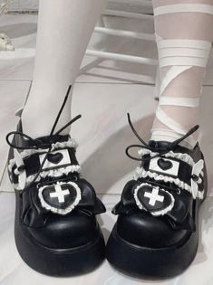 Black Harajuku Style Lace-up Sneakers, Harajuku Black Sneakers With Rubber Sole, Harajuku Style Black Sneakers With Round Toe, Cute Black Lace-up Sneakers, Cute Black Low-top Sneakers, Black Cute Low-top Sneakers, Ropa Coquette, Weird Shoes, Pastel Jewelry