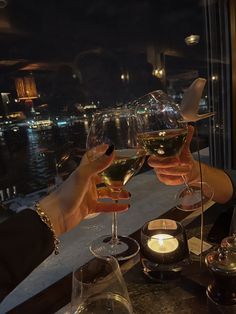 Girls Night Out Aesthetic, Dinner Date Aesthetic, Night Out Aesthetic, Aesthetic New York, Fancy Date Night, Out Aesthetic, Rich Couple, Home Decor Apartment