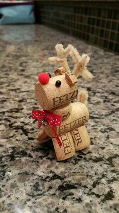 Wine Cork Crafts Christmas, Wine Cork Christmas Tree, Cork Crafts Christmas, Jul Diy, Cork Christmas Trees, Painting Front Porch, Wine Cork Diy Crafts, Wine Cork Ornaments, Cork Crafts Diy