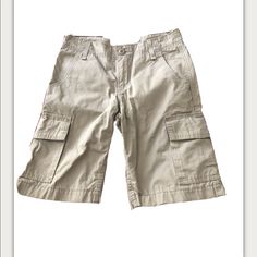 Boys Levis Khaki Shorts - New Without Tags -Size 25 Waist -100% Cotton -Never Worn -Multiple Pockets Levi's Cotton Summer Pants, Levi's Summer Cotton Pants, Khaki Cargo Shorts, Khaki Shorts, Kids Bottoms, Cargo Shorts, Levi's, Tags, Color