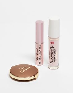 Pflegen + Schminken von Too Faced Cosmetics 3, 2, 1 und ab in die Tasche! enthält ein Produkt in Normalgröße und zwei Produkte in Reisegröße Der Lippenbalsam spendet Feuchtigkeit und pflegt die Lippen – angereichert mit einer Mischung aus Fruchtölen, Butter und Hyaluronsäure Die Wimperntusche verlängert die Wimpern, verleiht ihnen Schwung und hebt sie an Der Bronzer ist mit echtem Kakaopulver angereichert, um Definition und Dimension zu kreieren, die sich schichtweise verstärken lassen und ein … Lift Lashes, Mascara Too Faced, Heel Accessories, Too Faced Cosmetics, Maxi Dress Trend, Curves Workout, Sunglasses Sale, Hoodies For Sale, Too Faced