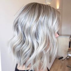 Blonde With Dimension, Choppy Lob, Blonde Foils, Ash Blonde Hair Colour, Icy Blonde Hair, Silver Blonde Hair, Textured Haircut, Choppy Bob, Choppy Bob Hairstyles