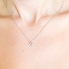 14k White Gold Moonstone Necklace / Moonstone Jewelry / Sterling Silver Necklace / Dainty necklace / Necklaces for Women / Gifts For Her ➤ PRODUCT FEATURES; ✔ Made to Order ✔Moonstone diameter is 5mm ✔ Gold Kt: 925k Sterling Silver, 14k White Gold, 14K Yellow Gold, 14k ✔ Gold Color Options: Rose Gold, Yellow Gold, White Gold ✔ Ready to Ship in 3-5 Business Days ➤PERSONALIZATION ✔Please select your desired material and length from the menu.. ➤SHIPPING ✔SHIPPING TIME to US is 2-6 days; 5-12 days t Round Moonstone Clavicle Chain Necklace, Moonstone Round Clavicle Chain Necklace, Delicate Moonstone Round Pendant Necklace, Delicate Round Moonstone Pendant Necklace, Moonstone Clavicle Chain Round Necklace, Moonstone Clavicle Chain Necklace, Dainty Moonstone Clavicle Chain Necklace, Moonstone Round Pendant Necklace With Clavicle Chain, Delicate Round Gemstone Crystal Necklaces