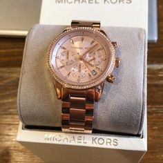 New Without Tags, No Box Rose Gold 37 Mm Case Size 5 Atm Water Resistance Stainless Steel Straps Pink Chronograph Watch As Gift, Pink Chronograph Watch For Gift, Michael Kors Rose Gold Watch With Subdials, Michael Kors Rose Gold Chronograph Watch, Pink Michael Kors Watch With Metal Dial, Classic Rose Gold Chronograph Watch As Gift, Michael Kors Rose Gold Analog Watch, Mk Watch Women, Cracked Iphone