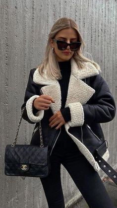 How To Style An Aviator Jacket, Shearling Jacket Outfit Black, How To Style Aviator Jacket, Winter Aviator Jacket Outfit, Womens Aviator Jacket, Mango Shearling Jacket, Leather Aviator Jacket Outfit, Winter Jackets Women 2022, Aviator Jacket Outfit Winter Style