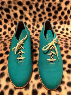 Amazing vintage 1980s turquoise canvas oxford lace up shoe.. rubber sole zodiac brand super cool in great condition  ... womens size 7 1/2 Green Casual Oxfords With Rubber Sole, Casual Green Oxfords With Rubber Sole, Vintage Low-top Oxfords With Rubber Sole, Vintage Lace-up Oxfords With Rubber Sole, Vintage Blue Sneakers For Spring, Oxford Shoes Style, Mod Scooter, Western Brown, Oxford Style