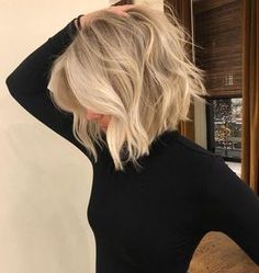 Blonde Bob Hairstyles, Bob Hairstyles For Thick, Medium Bob Hairstyles, Choppy Bob, Choppy Bob Hairstyles, Messy Short Hair, Penteado Cabelo Curto, Short Blonde Hair, Short Bob Hairstyles