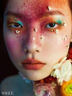 Beauty Photography Creative, Editorial Makeup Creative, Vogue Makeup, Fashion Editorial Makeup, Flower Makeup, Photoshoot Makeup