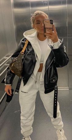 Stylizacje Kylie Jenner, Jogging Outfit, Winter Fashion Outfits Casual, Leather Jacket Outfits, Looks Black